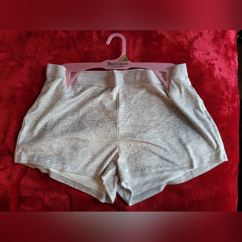 Grey Juicy shorts!